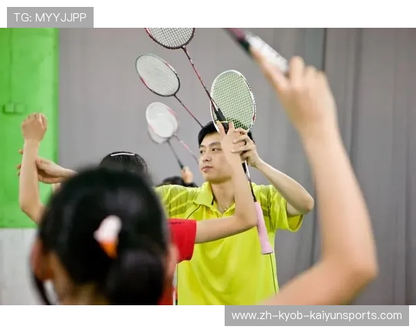 羽毛球真人教学